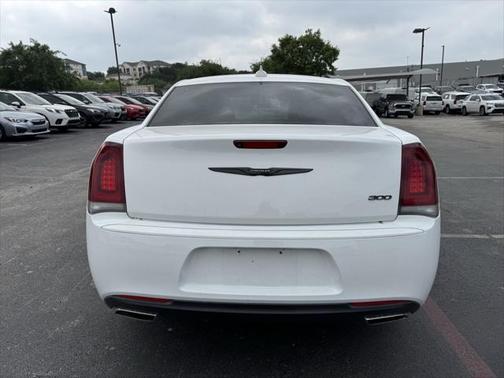 2020 Chrysler 300 Touring
