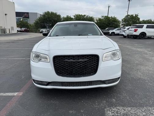 2020 Chrysler 300 Touring