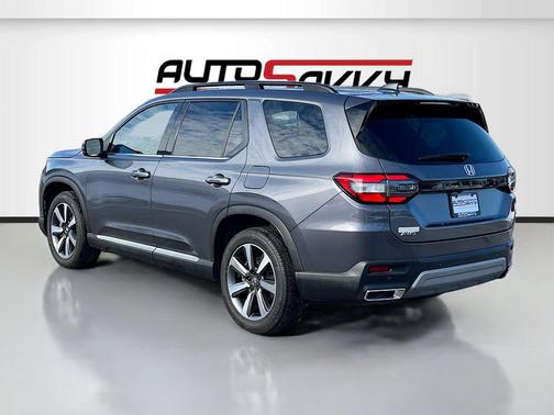 Charcoal 2025 Honda Pilot Touring 8-Passenger