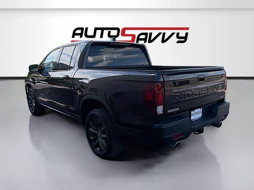 Crystal Black Pearl 2025 Honda Ridgeline Sport