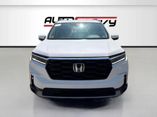 Platinum White Pearl 2023 Honda Pilot Touring 8-Passenger