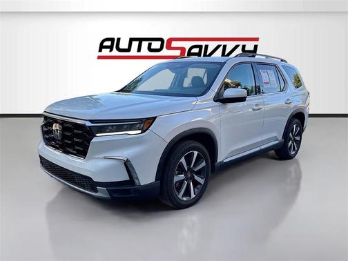2023 Honda Pilot Touring 8-Passenger