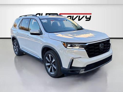 2023 Honda Pilot Touring 8-Passenger
