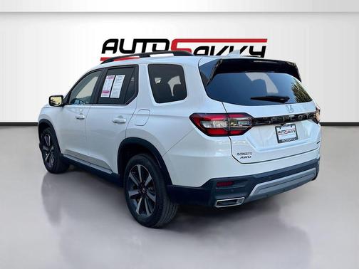 2023 Honda Pilot Touring 8-Passenger