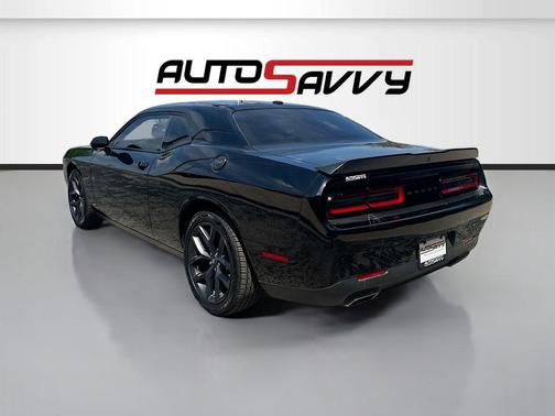 Pitch Black Clearcoat 2023 Dodge Challenger SXT