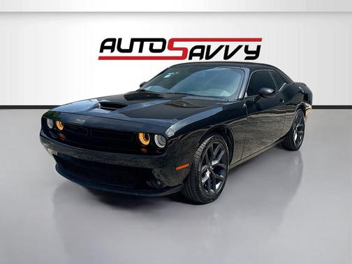 Pitch Black Clearcoat 2023 Dodge Challenger SXT