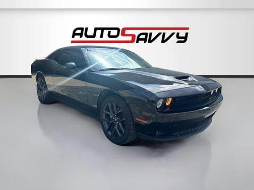 Pitch Black Clearcoat 2023 Dodge Challenger SXT