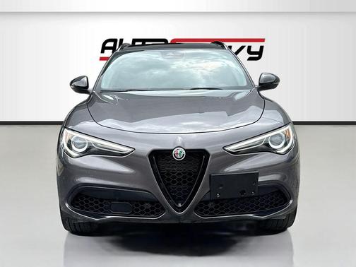 2021 Alfa Romeo Stelvio Base