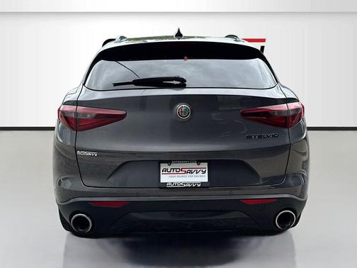2021 Alfa Romeo Stelvio Base