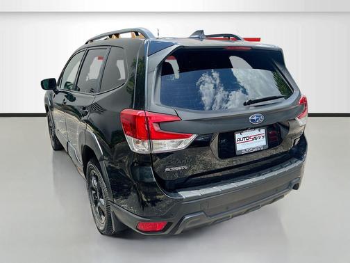 Crystal Black Silica 2023 Subaru Forester Wilderness