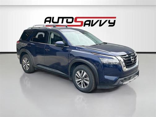 2022 Nissan Pathfinder SL 2WD