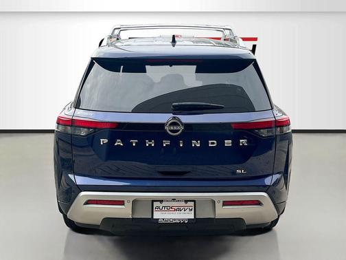 2022 Nissan Pathfinder SL 2WD