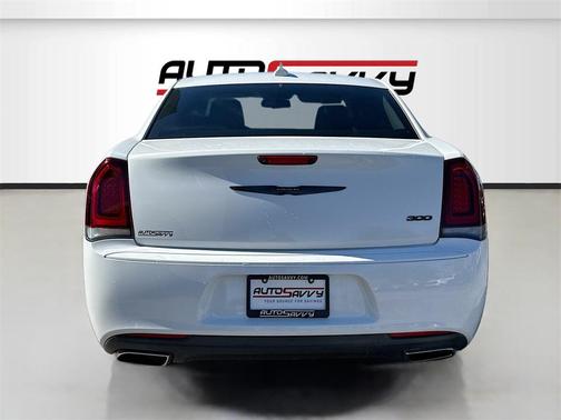 2020 Chrysler 300 Touring