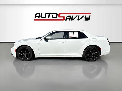 2020 Chrysler 300 Touring