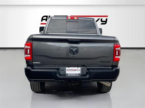 2024 RAM 2500 Tradesman Crew Cab 4x4 6'4' Box