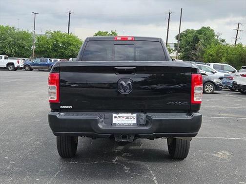 2022 RAM 2500 Tradesman Crew Cab 4x4 6'4' Box