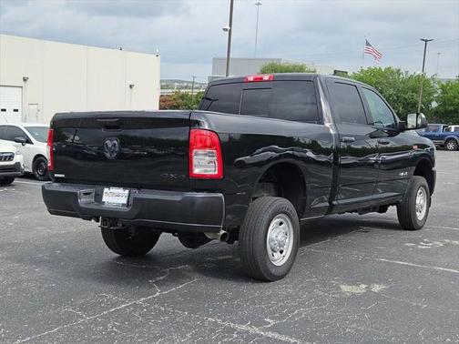 2022 RAM 2500 Tradesman Crew Cab 4x4 6'4' Box
