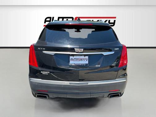 Stellar Black Metallic 2019 Cadillac XT5 Luxury
