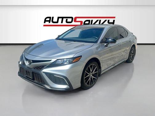 Celestial Silver Metallic 2024 Toyota Camry SE