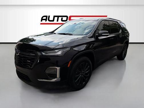 Mosaic Black Metallic 2023 Chevrolet Traverse RS