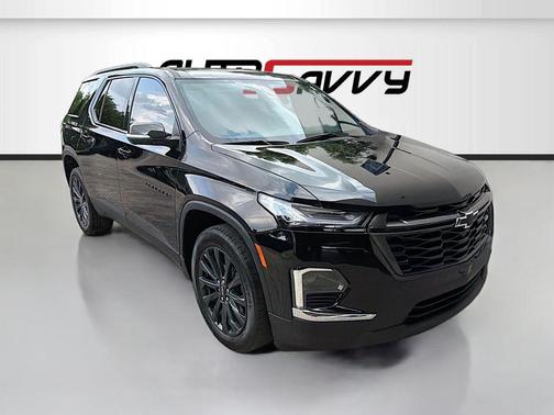 Mosaic Black Metallic 2023 Chevrolet Traverse RS