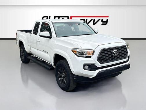 Super White 2021 Toyota Tacoma SR5