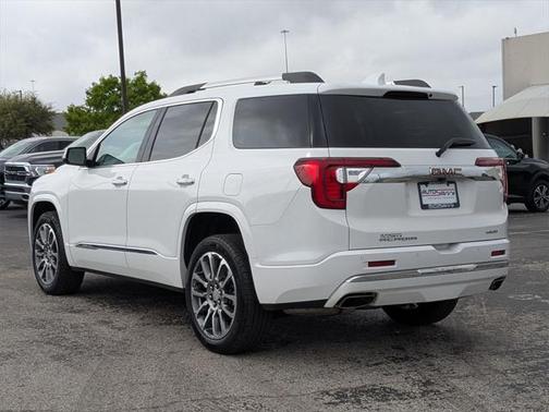 2022 GMC Acadia Denali