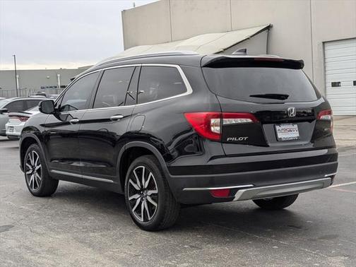 2022 Honda Pilot Touring 8-Passenger