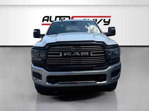 Bright White Clearcoat 2024 RAM 2500 Big Horn Crew Cab 4x4 6'4' Box