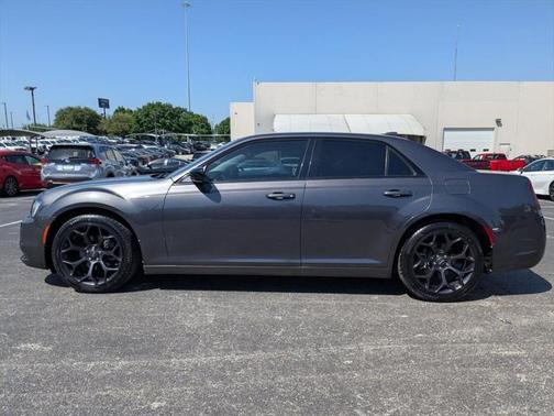 2019 Chrysler 300 Touring