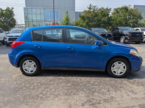 2010 Nissan Versa 1.8 S