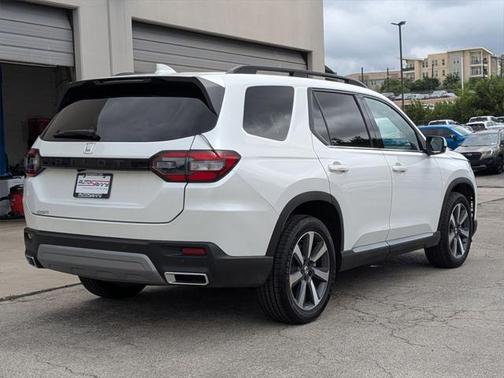 2024 Honda Pilot Touring 8-Passenger