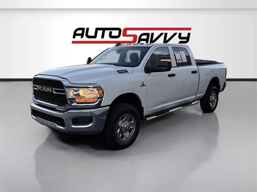 2024 RAM 3500 Tradesman Crew Cab 4x4 6'4' Box