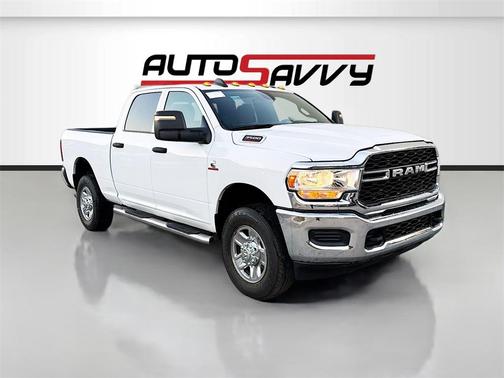 2024 RAM 3500 Tradesman Crew Cab 4x4 6'4' Box