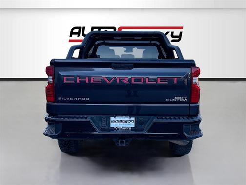 2022 Chevrolet Silverado 1500 Custom Trail Boss