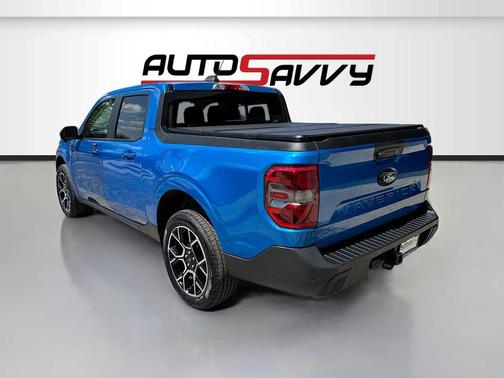 VELOCITY BLUE 2025 Ford Maverick Lariat