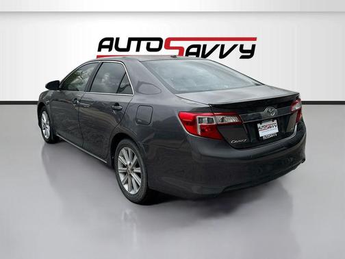 Magnetic Gray Metallic 2014 Toyota Camry XLE
