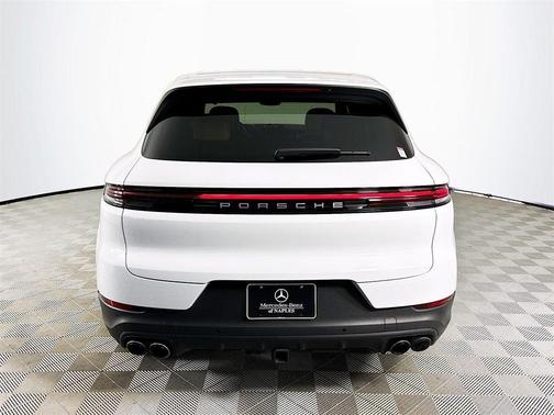 2024 Porsche Cayenne Base