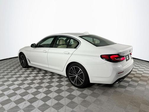 Alpine White 2022 BMW 540 i xDrive