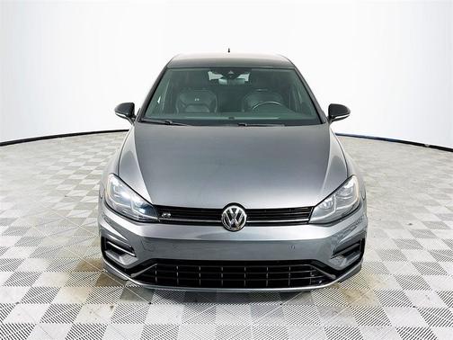 2019 Volkswagen Golf R 2.0T w/DCC & Navigation