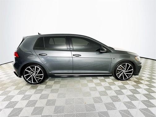 2019 Volkswagen Golf R 2.0T w/DCC & Navigation