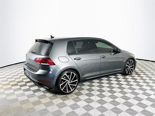 2019 Volkswagen Golf R 2.0T w/DCC & Navigation