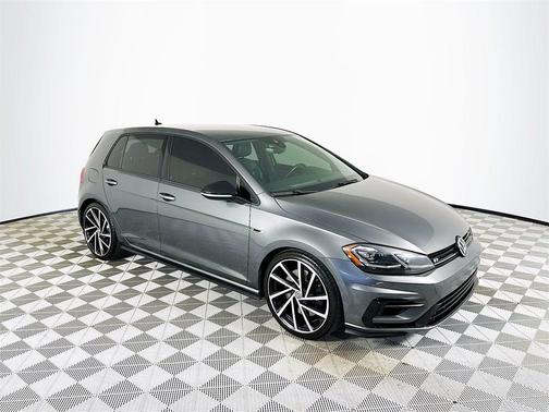 2019 Volkswagen Golf R 2.0T w/DCC & Navigation