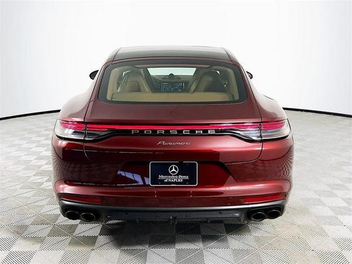 2023 Porsche Panamera 4