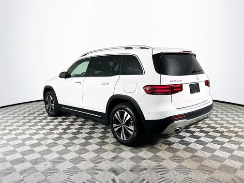 2026 Mercedes-Benz GLB 250 Base 4MATIC