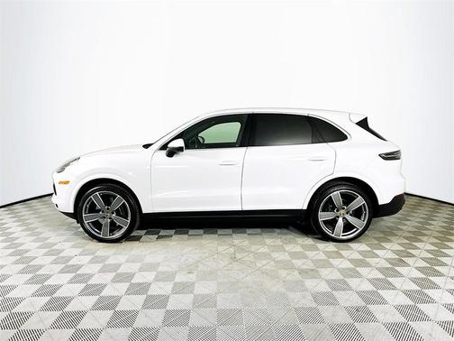 2023 Porsche Cayenne Platinum Edition