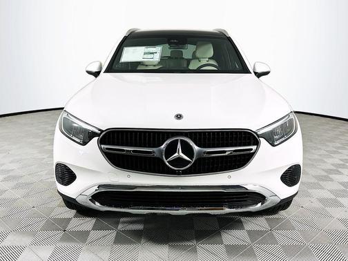 Polar White 2026 Mercedes-Benz GLC 300 Base