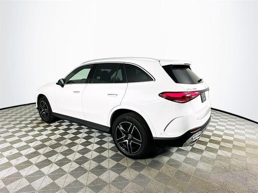 2025 Mercedes-Benz GLC 300 Base