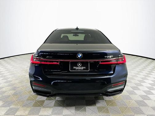 2021 BMW 750 i xDrive