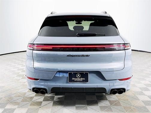 2024 Porsche Cayenne Turbo